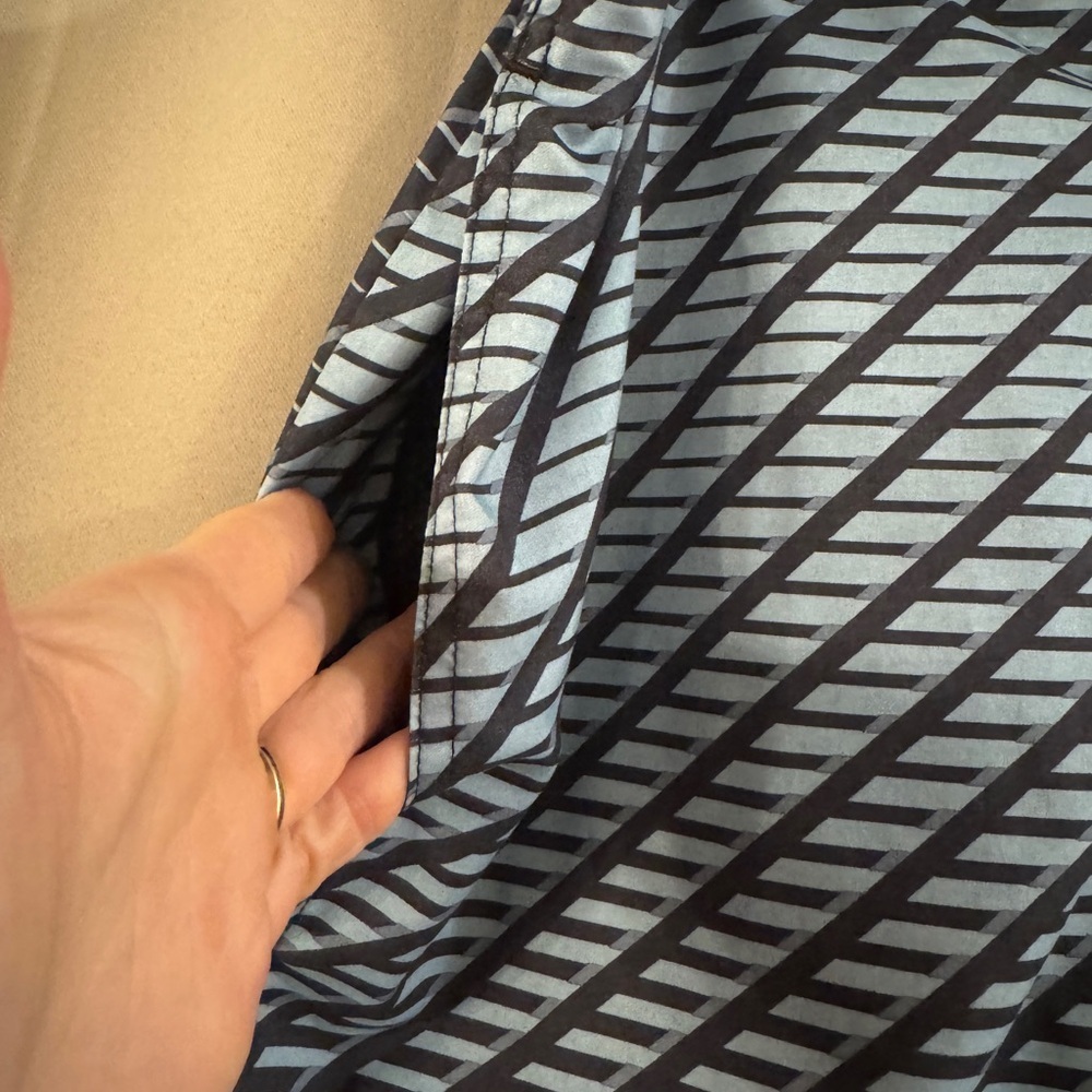 Nike Black  Striped Swimming Trunks - Picture 3 of 7